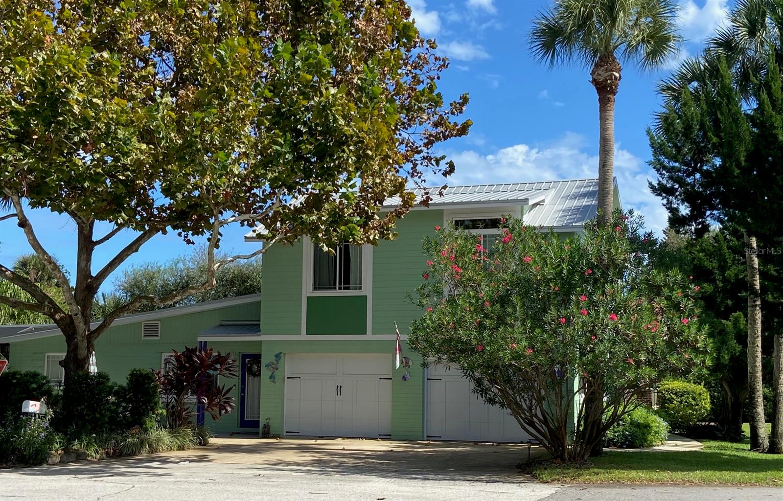411 Pine Street, FL