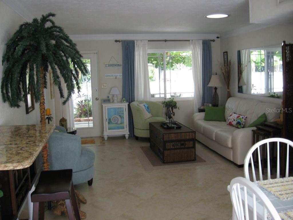 411 Pine Street, FL