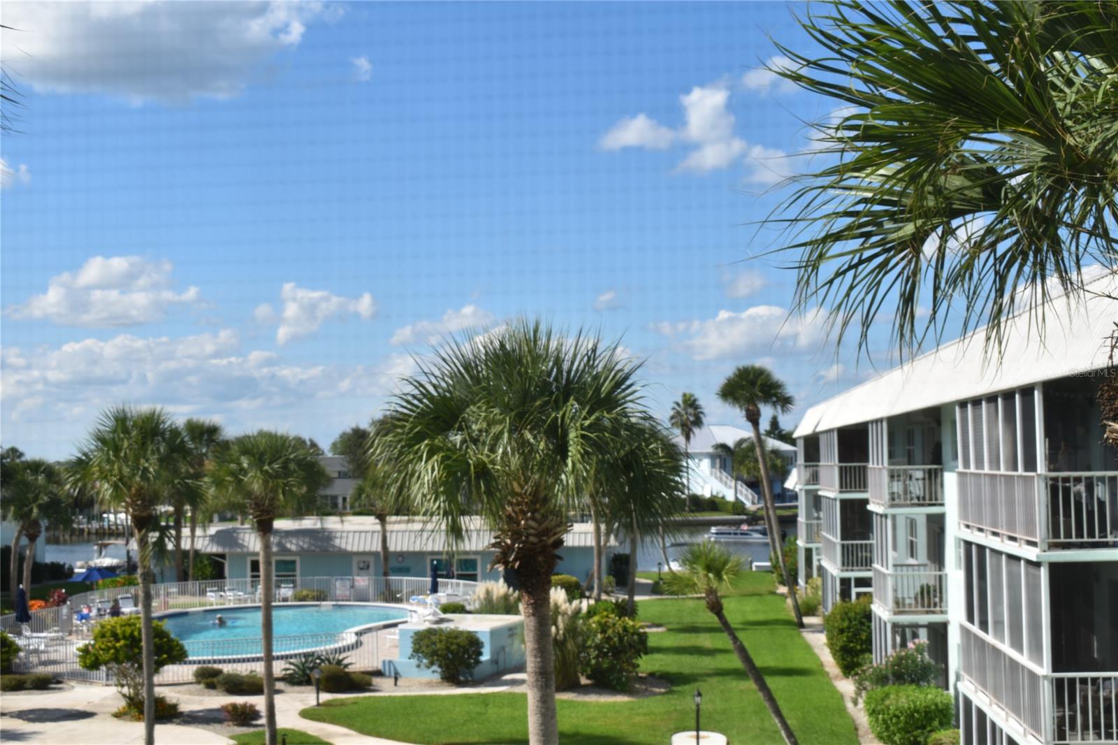 325 Causeway, FL