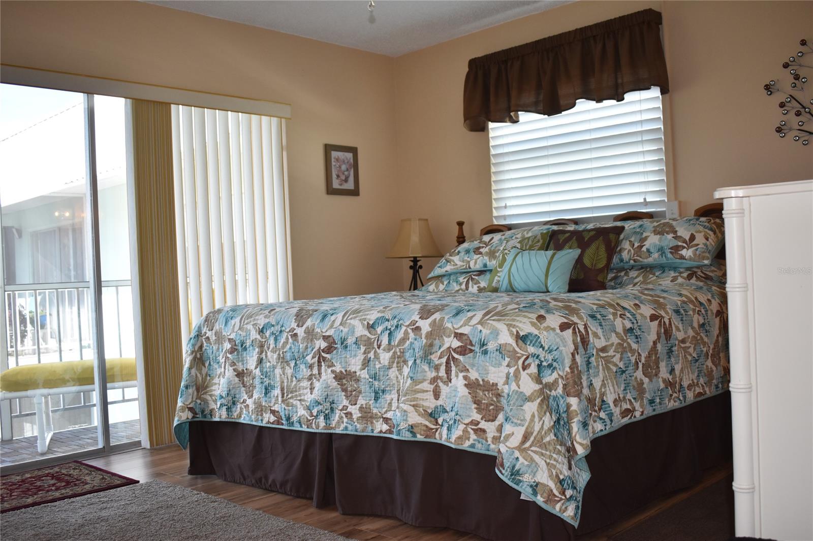 325 Causeway, FL