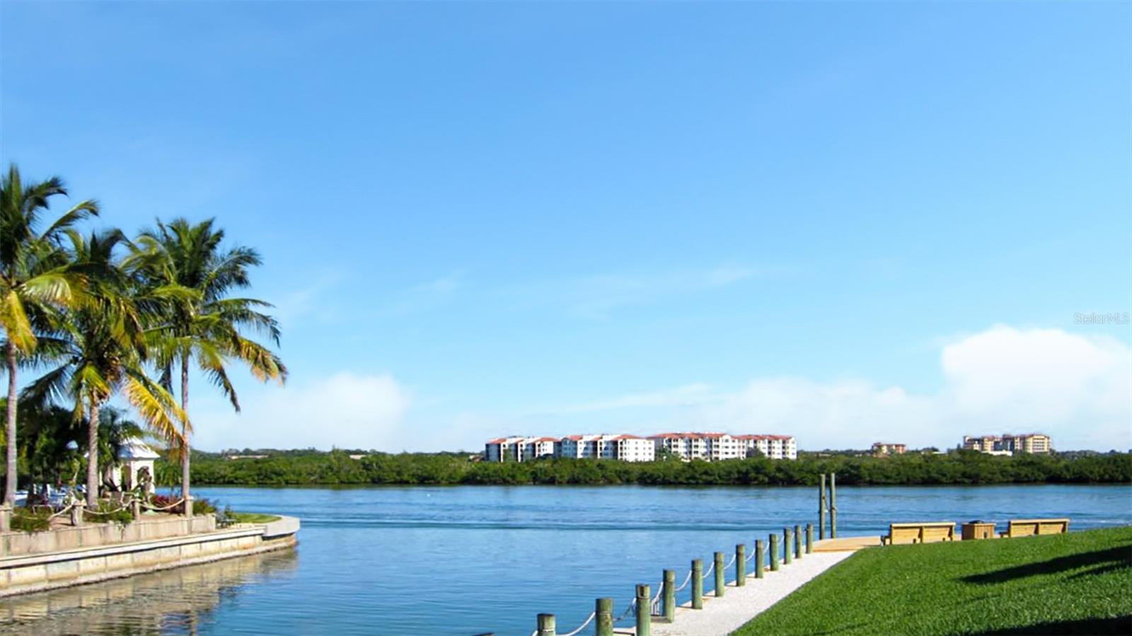 1351 Siesta Bayside Drive, FL
