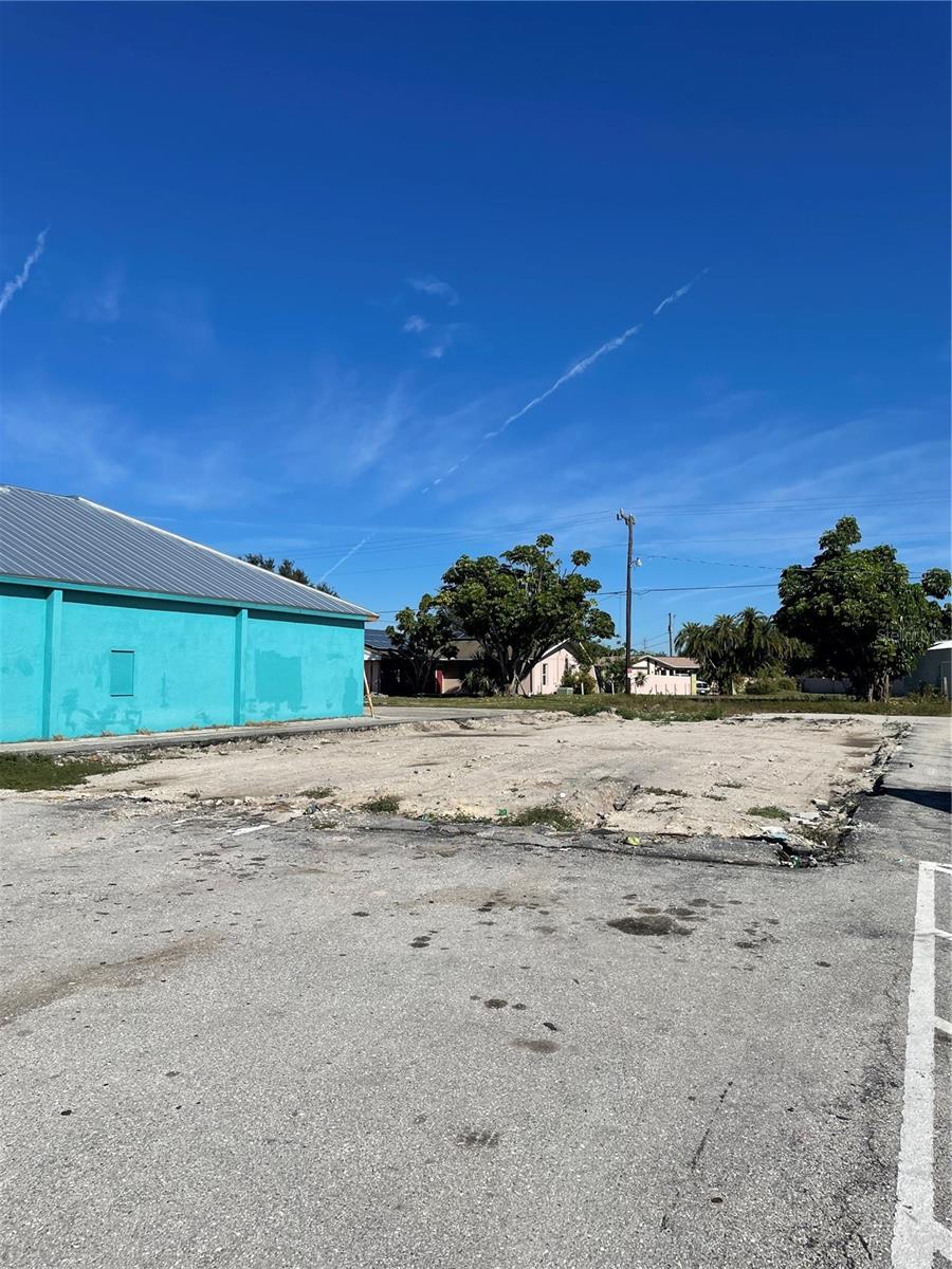 3782 Tamiami Trail, FL