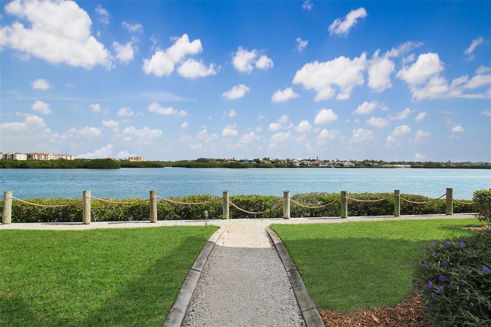 1389 Siesta Bayside Drive, FL