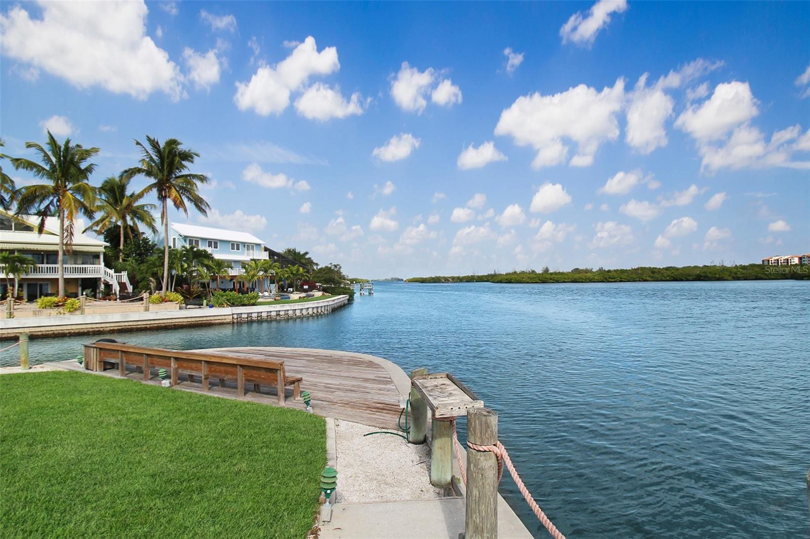 1389 Siesta Bayside Drive, FL