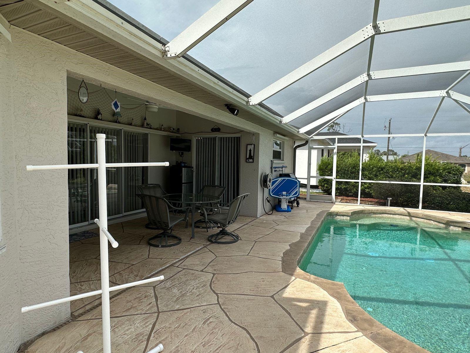 107 Cottage Place, FL