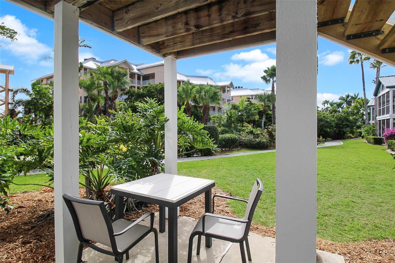 1364 Siesta Bayside Drive, FL