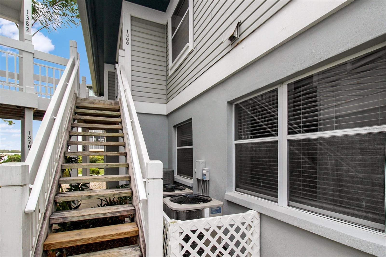 1366 Siesta Bayside Drive, FL