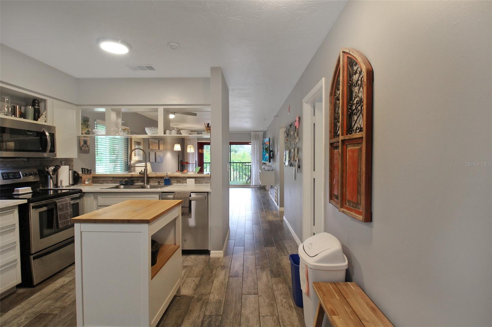 2124 Tamiami Trail, FL