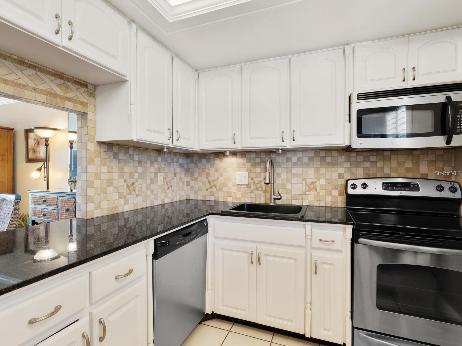 600 Sutton Place, FL