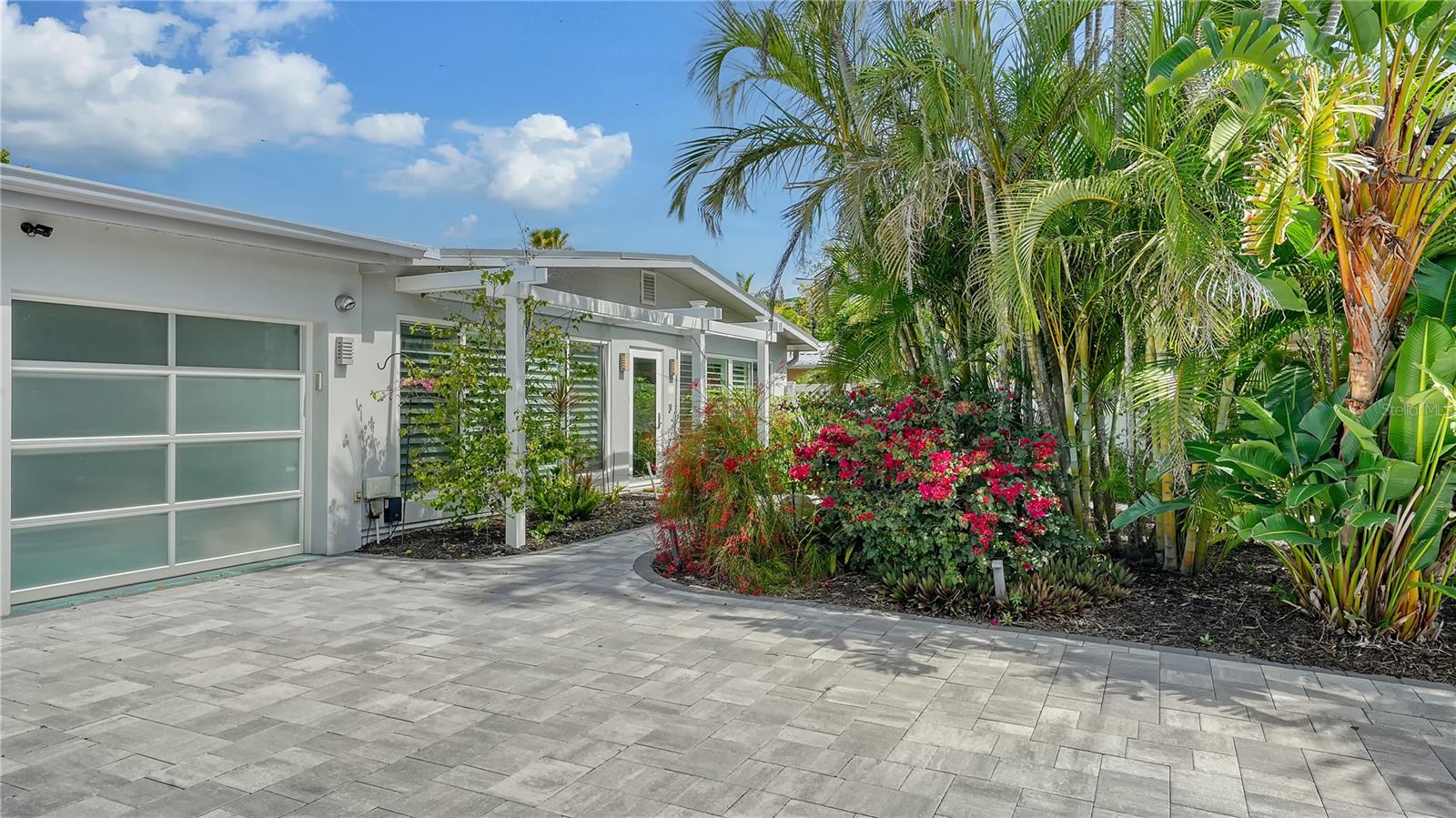 425 Mckinley Drive, FL