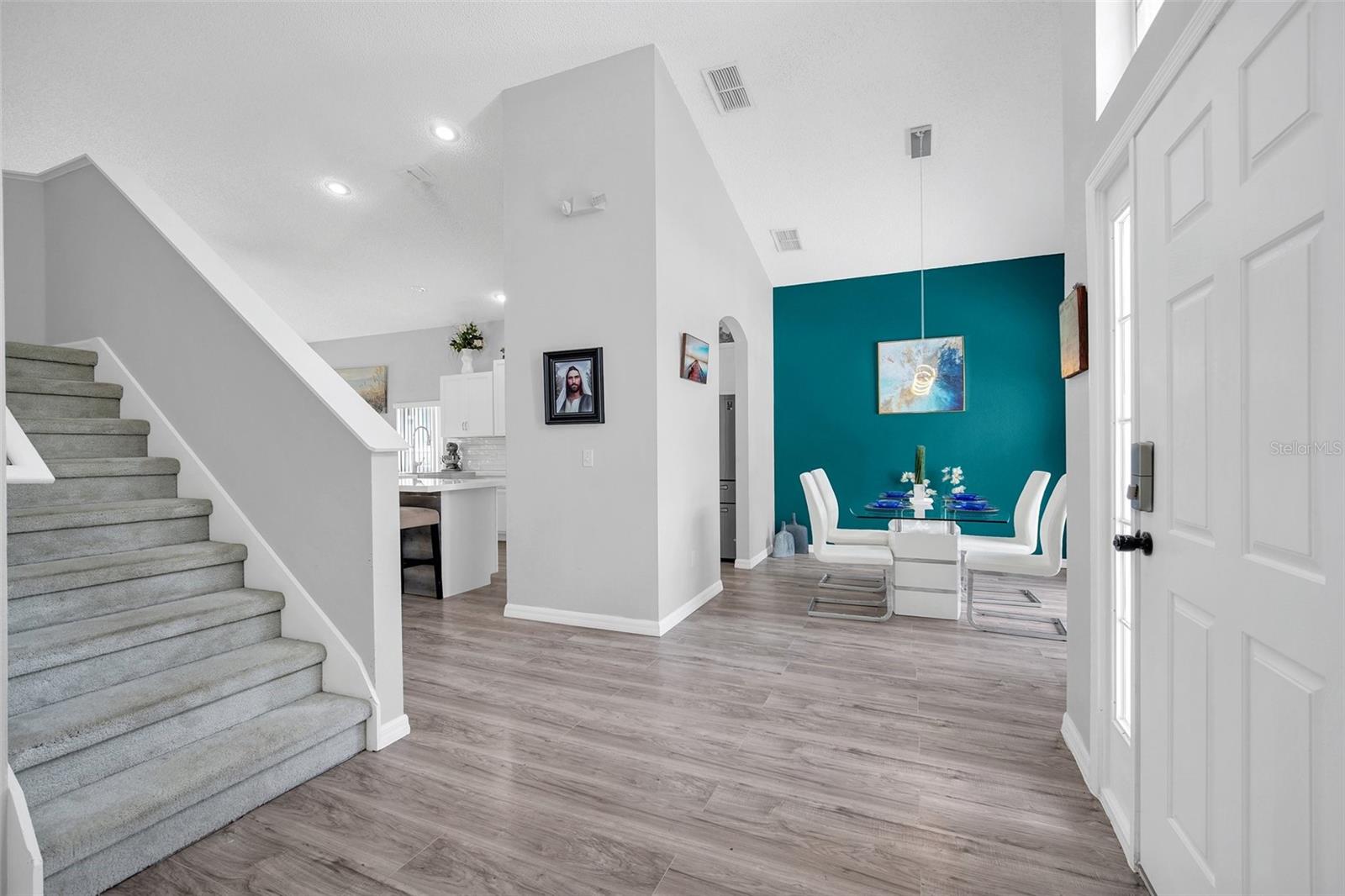 541 Castlemain Circle, FL