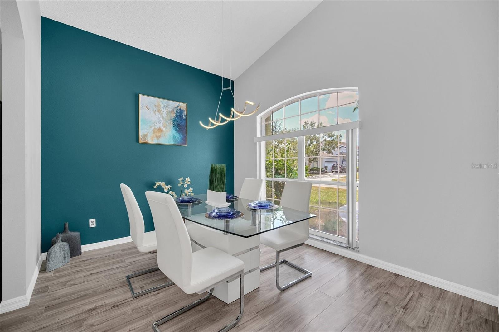 541 Castlemain Circle, FL
