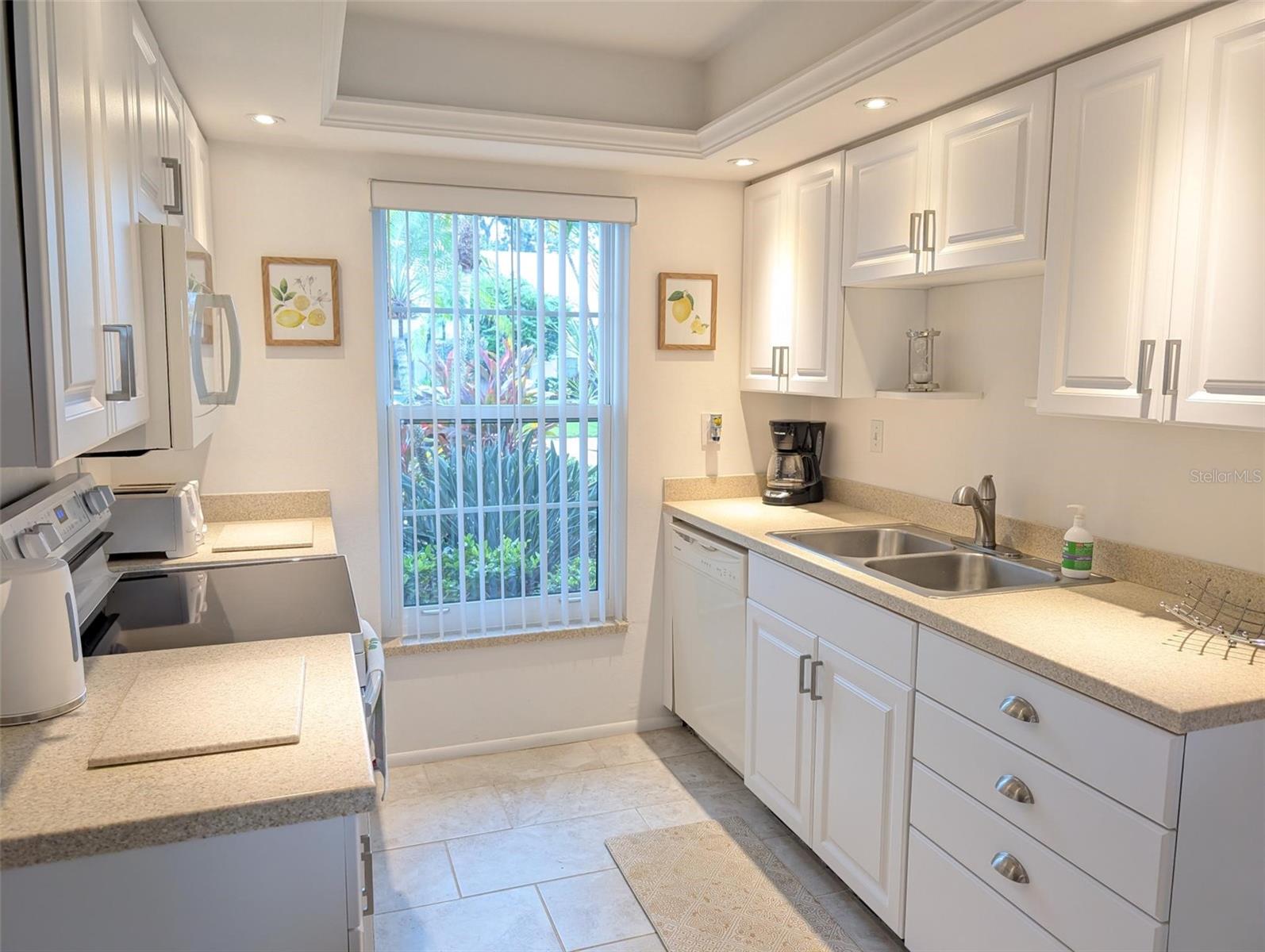 5377 Crestlake Boulevard, FL