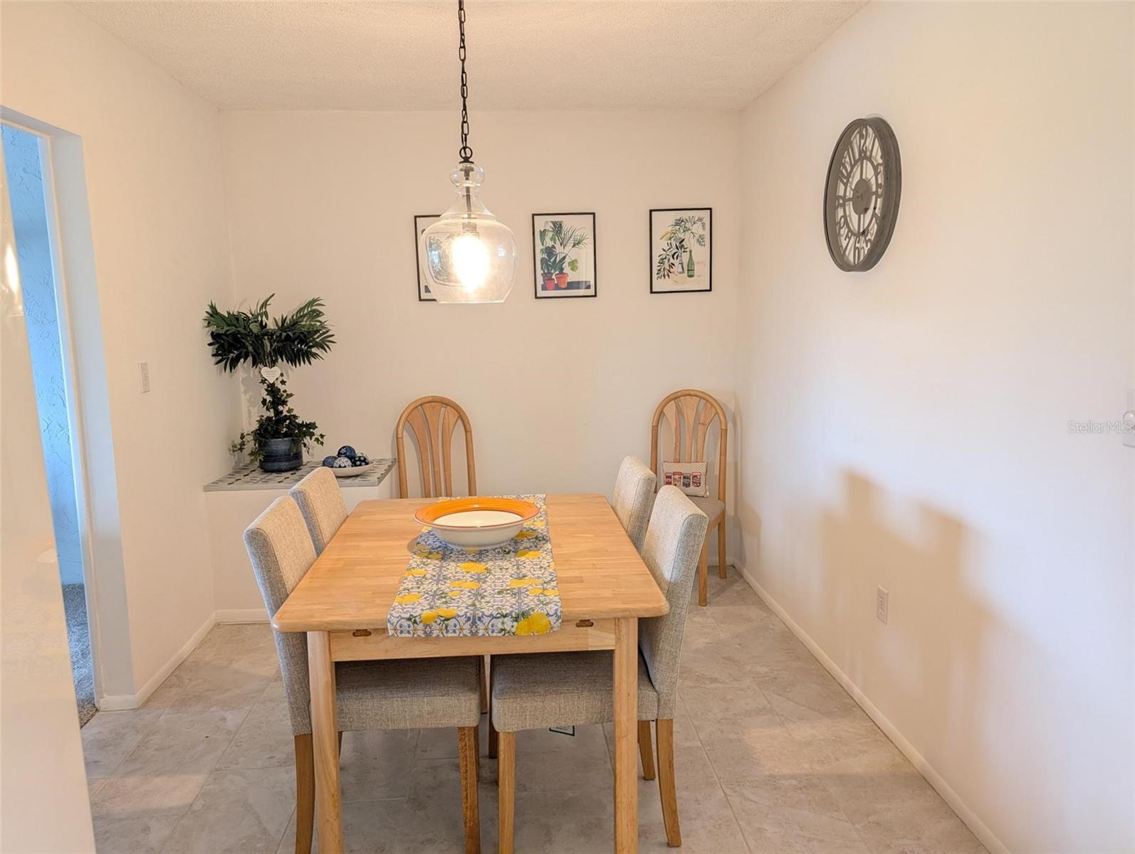 5377 Crestlake Boulevard, FL