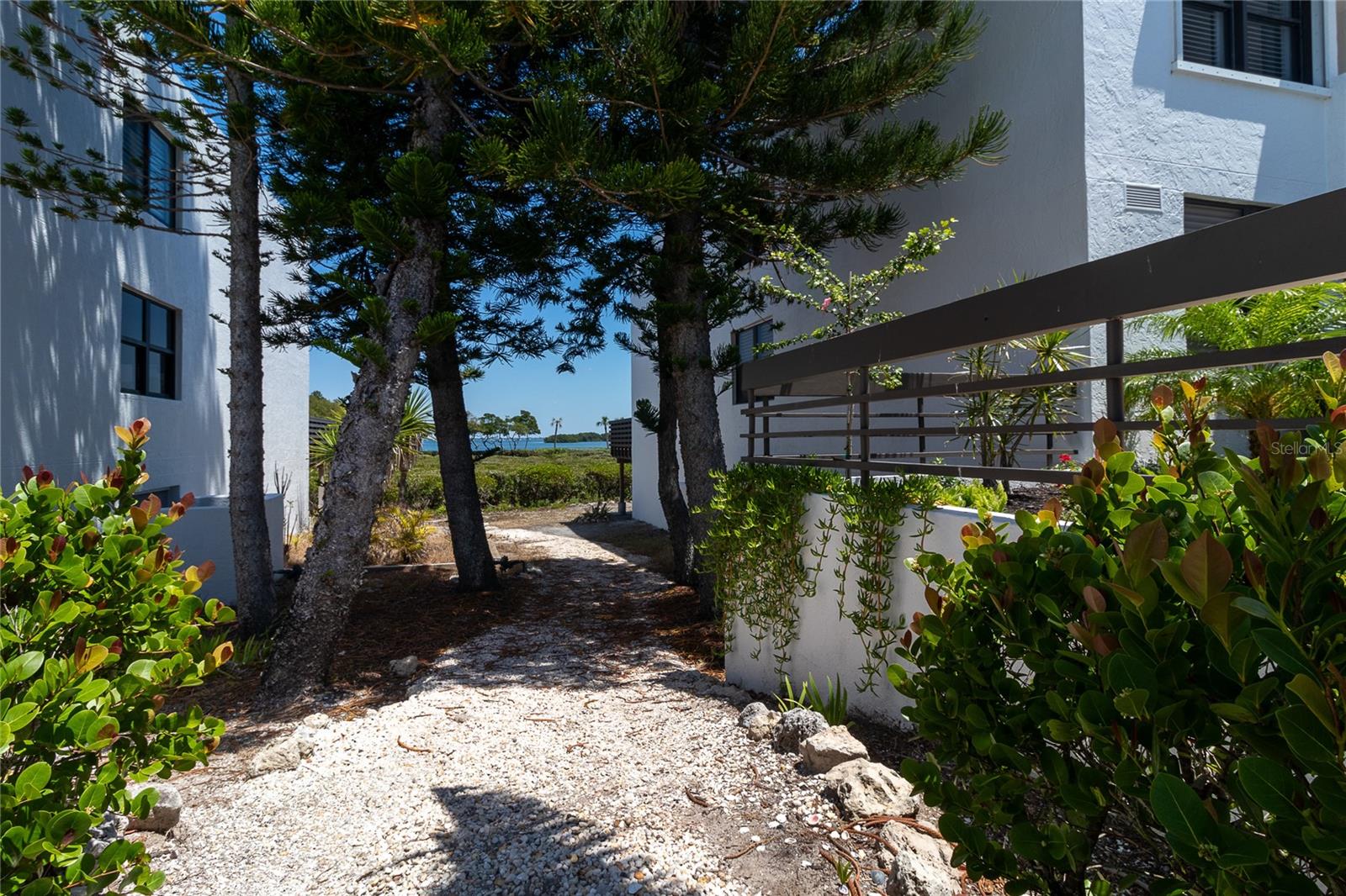 817 Bayport Way, FL