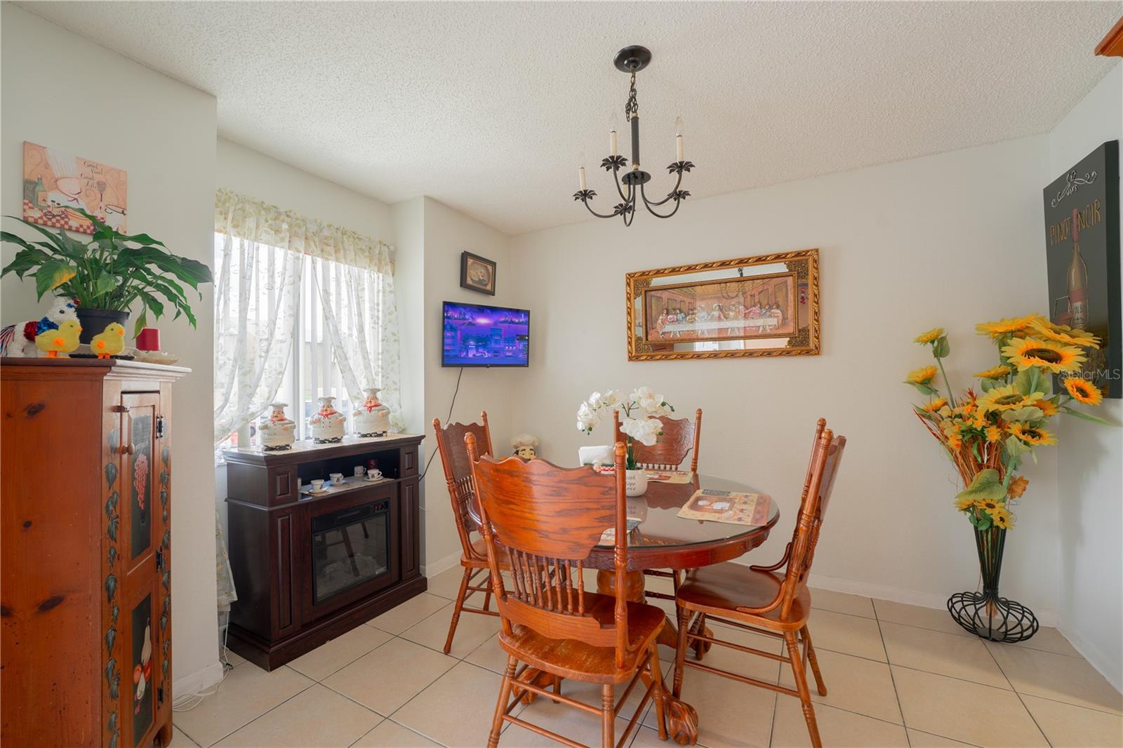 5038 Downing Street, FL