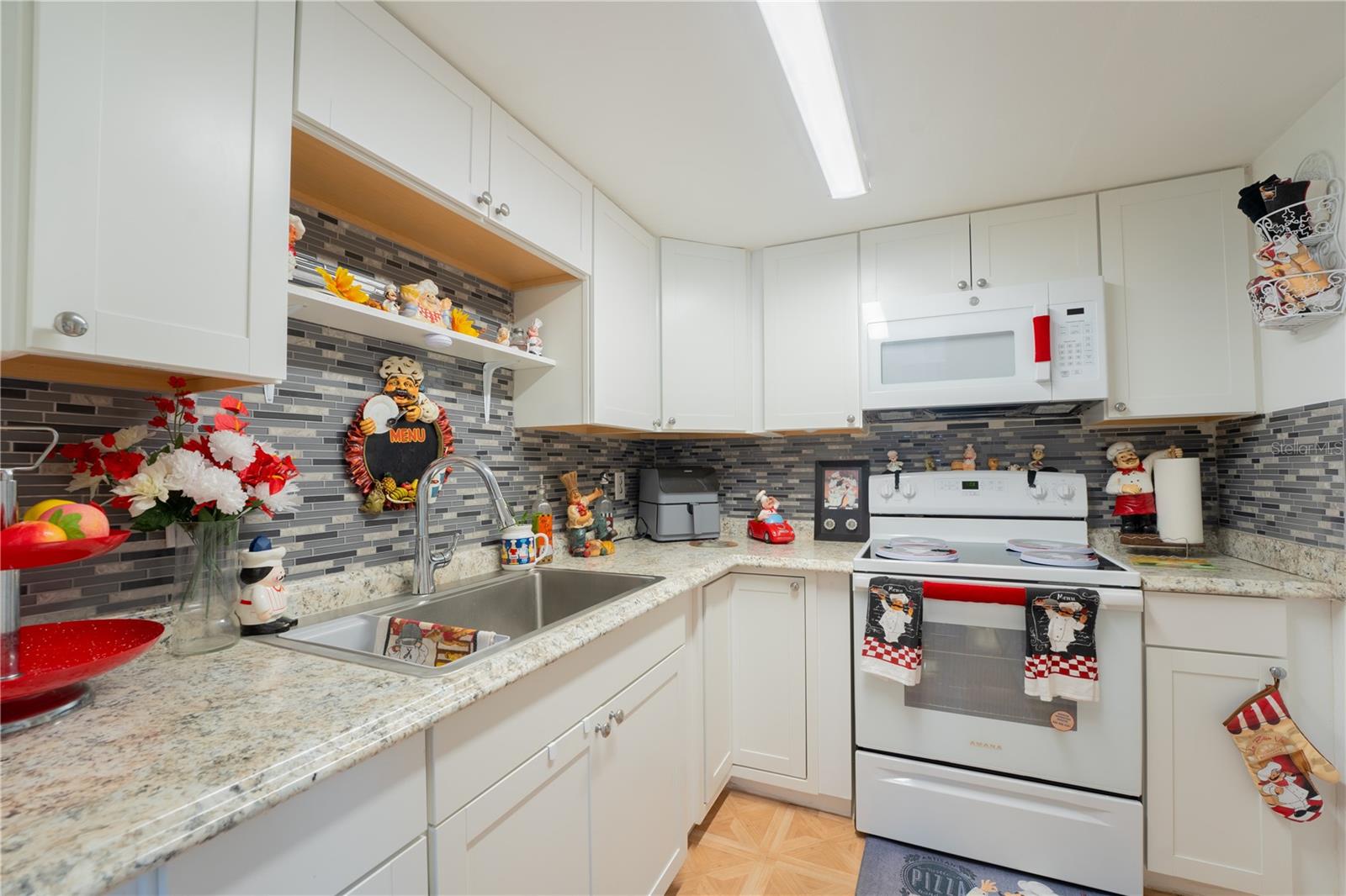 5038 Downing Street, FL
