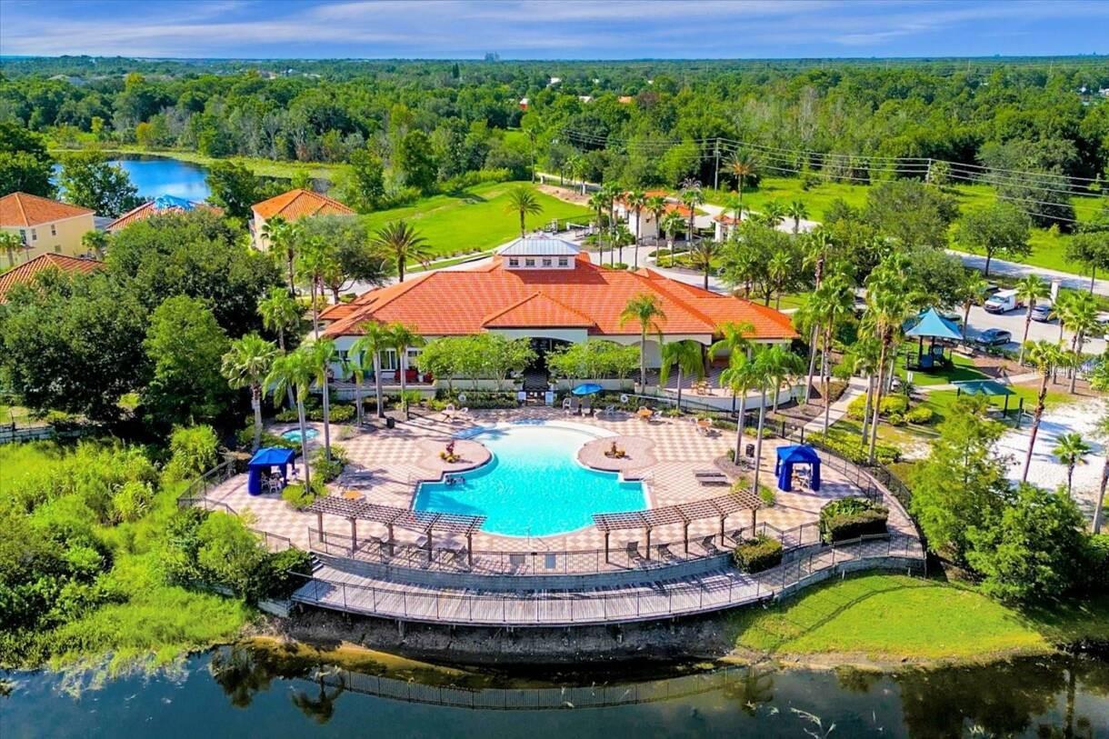 573 Viola Drive, FL