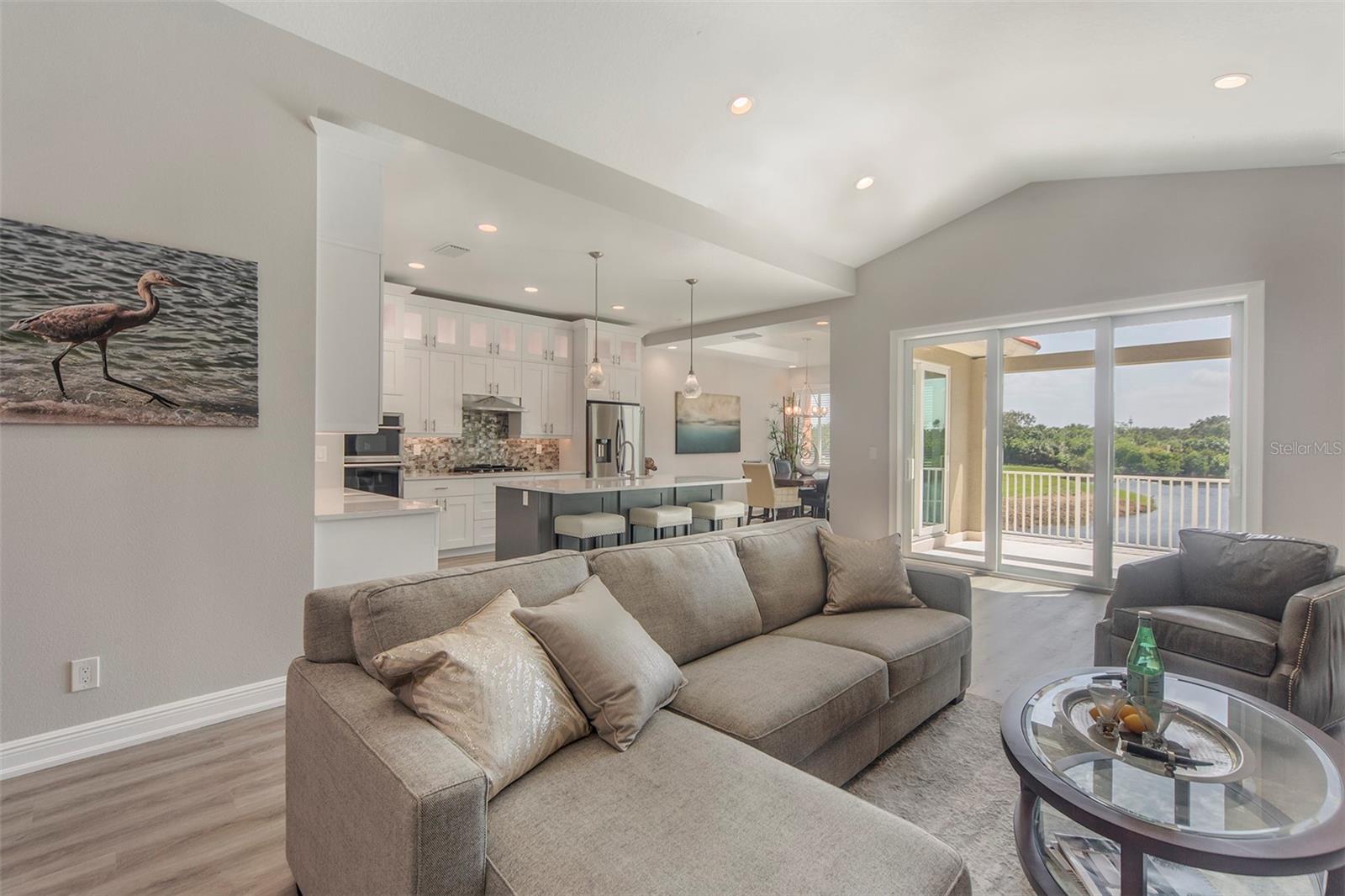17b Franklin Court, FL