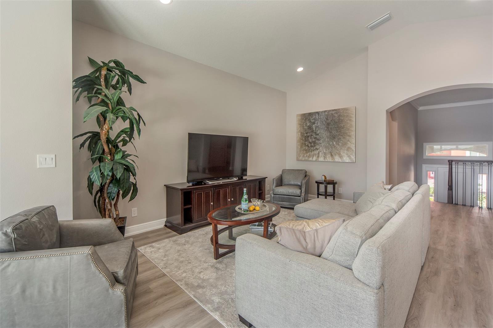 17b Franklin Court, FL