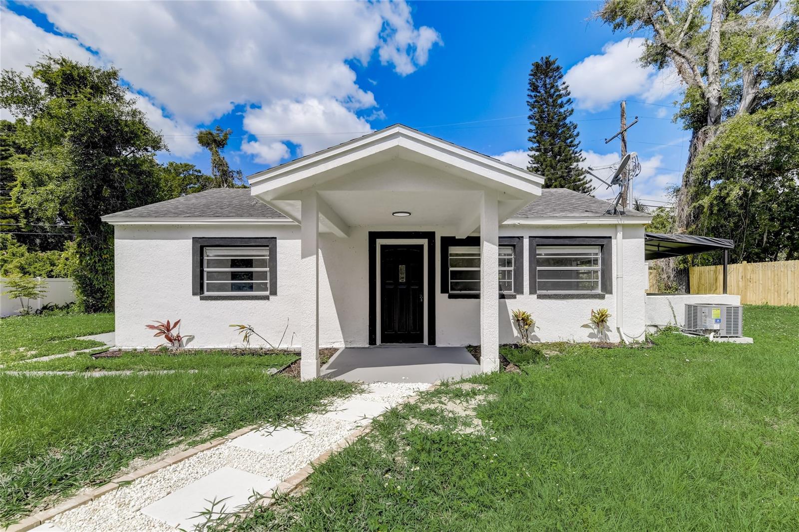 2600 Crystal Lake Drive, FL