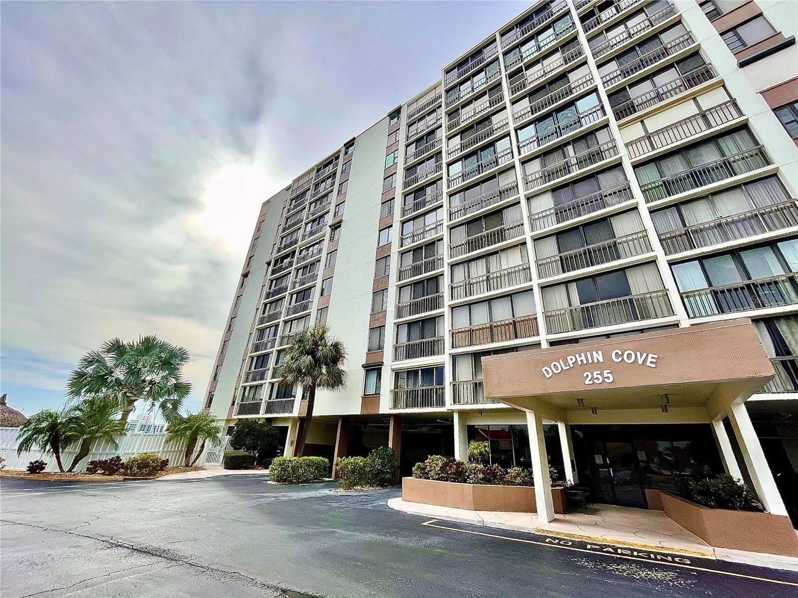 255 Dolphin Point, FL
