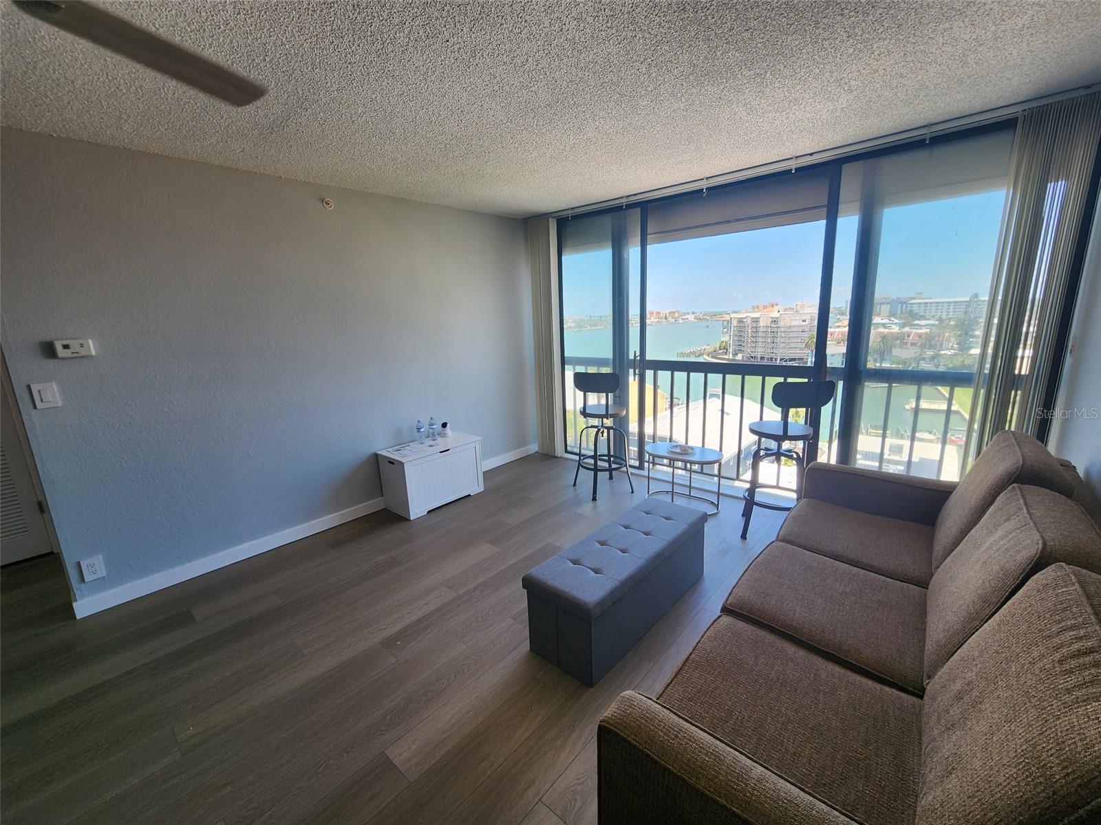 255 Dolphin Point, FL
