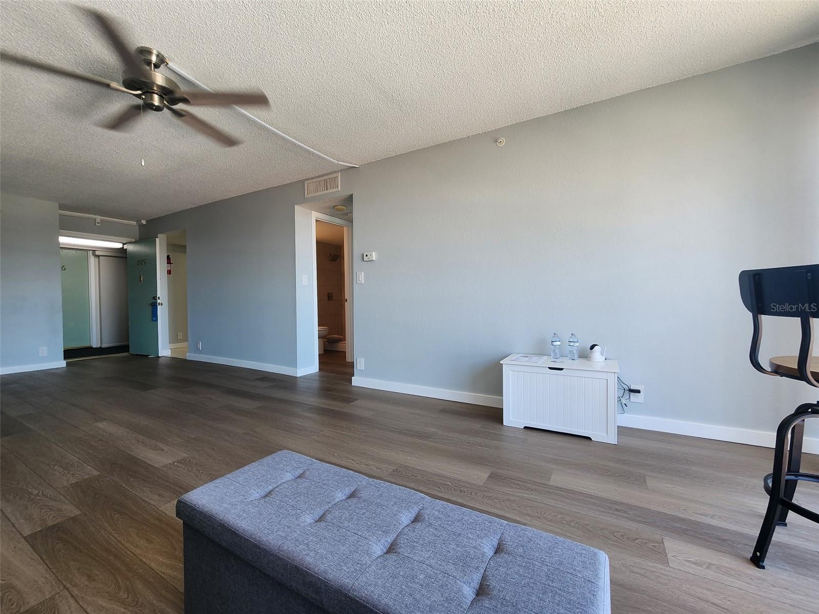 255 Dolphin Point, FL