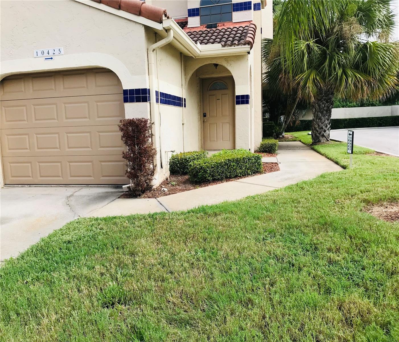 10425 La Mirage Court, FL