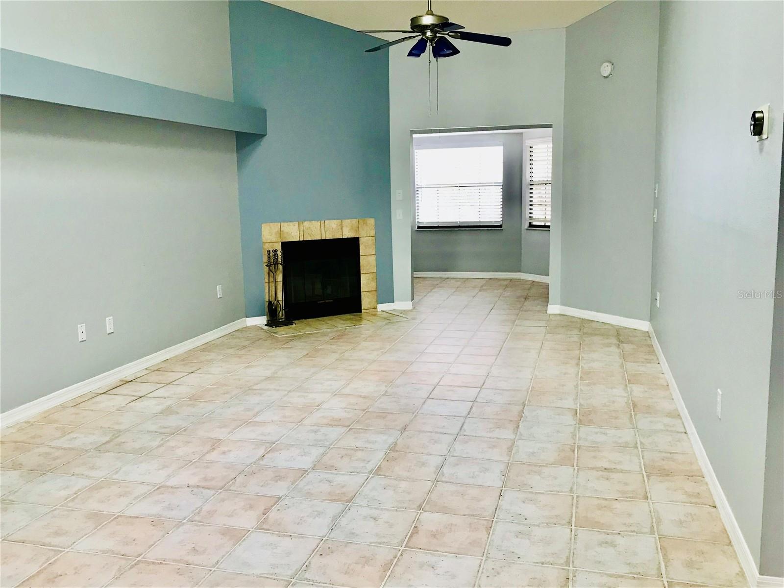 10425 La Mirage Court, FL