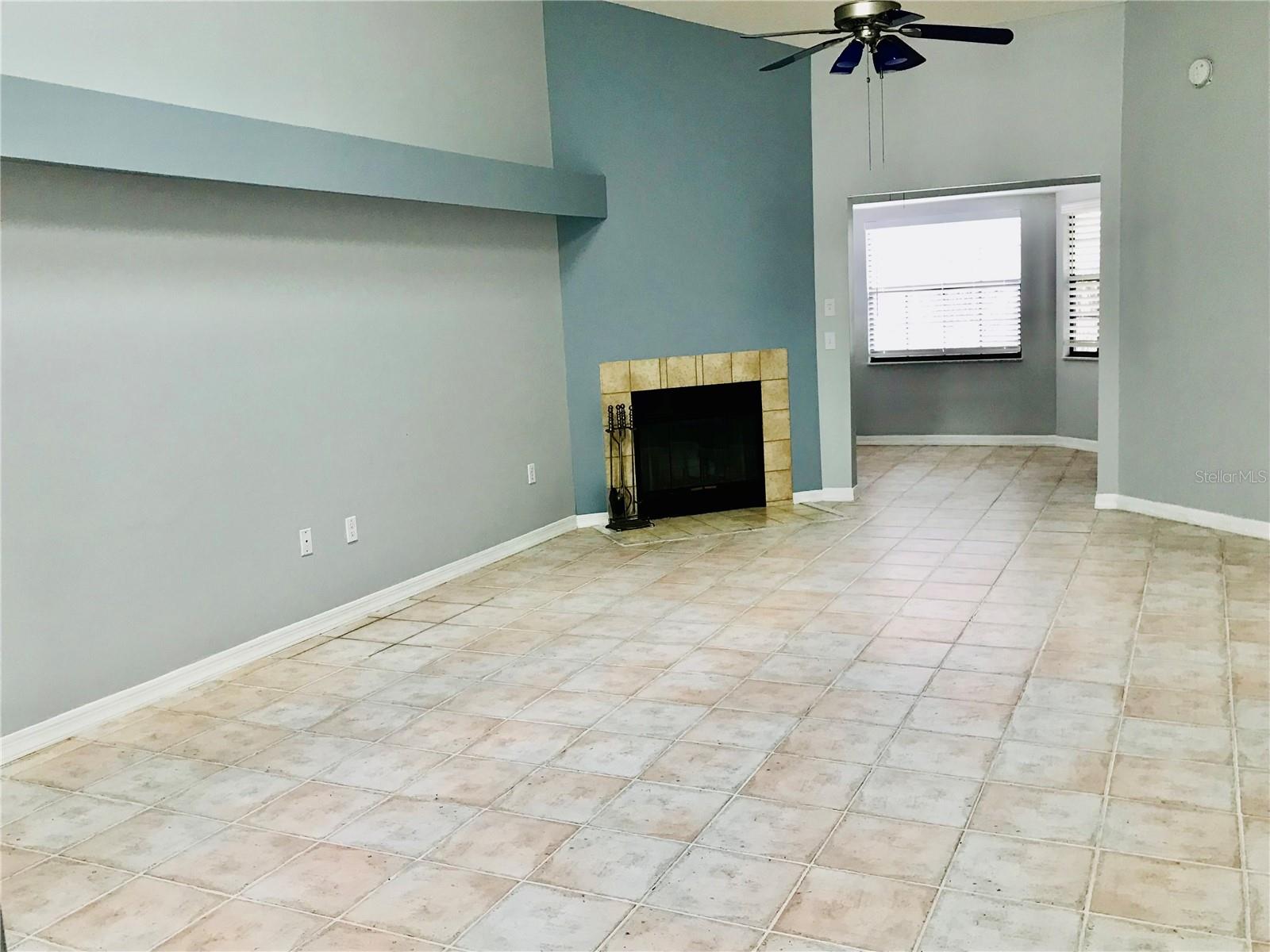 10425 La Mirage Court, FL