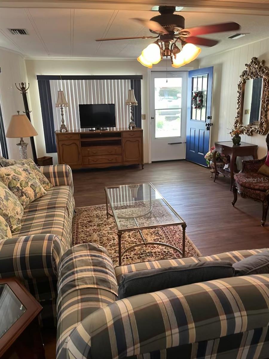 727 Forest Lake, FL