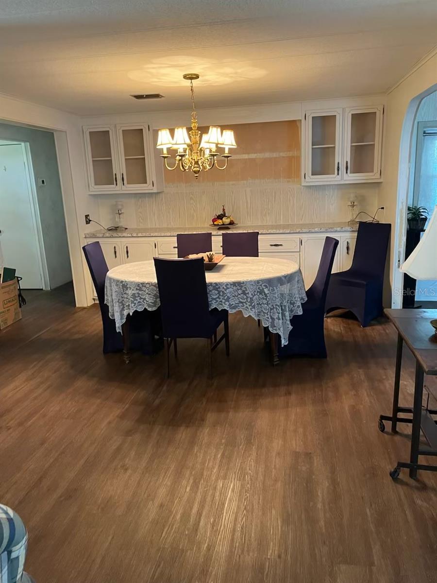 727 Forest Lake, FL