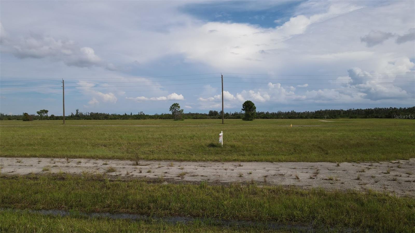 6 Hummingbird Dr., FL