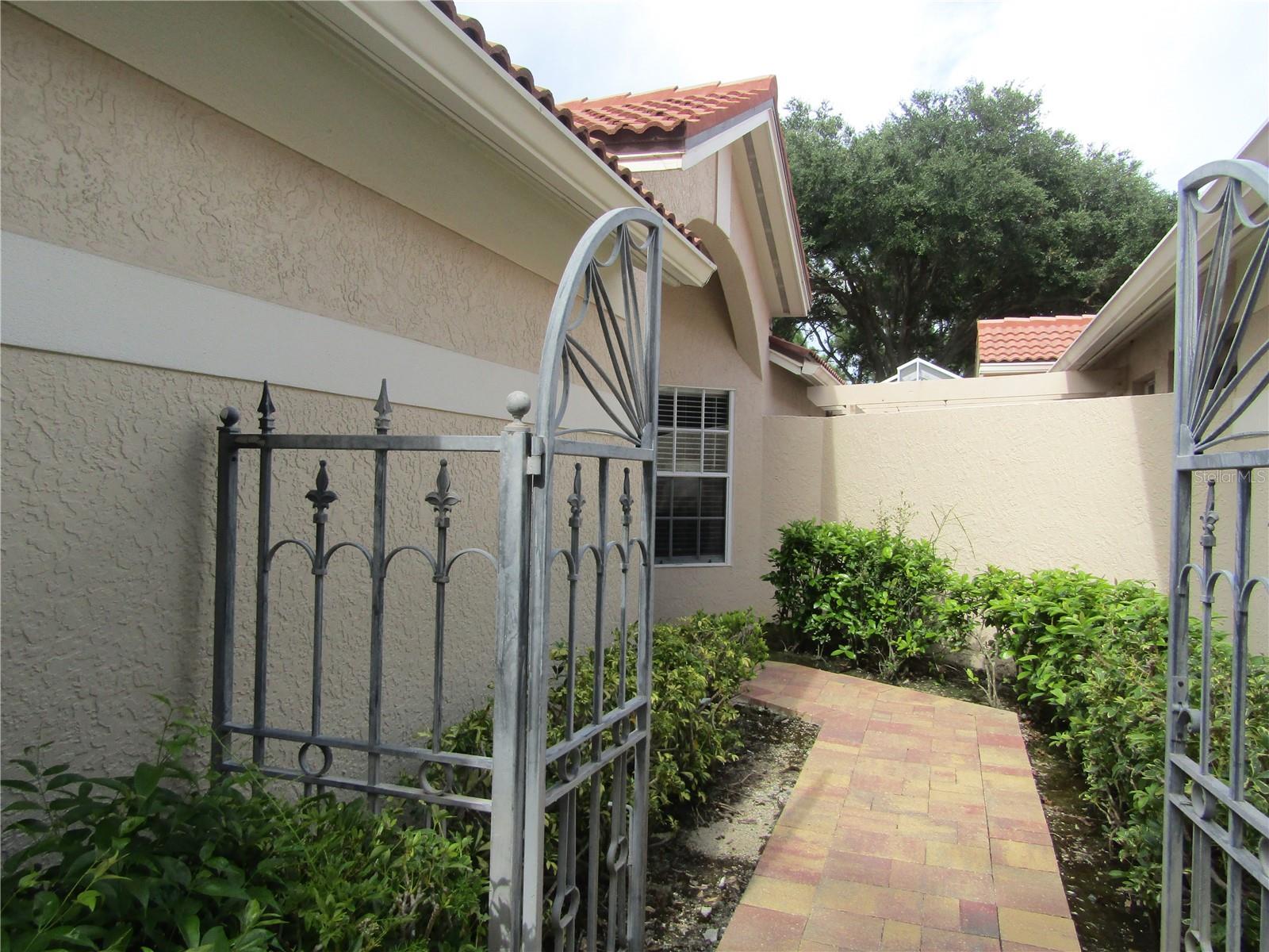 4026 Lyndhurst Court, FL