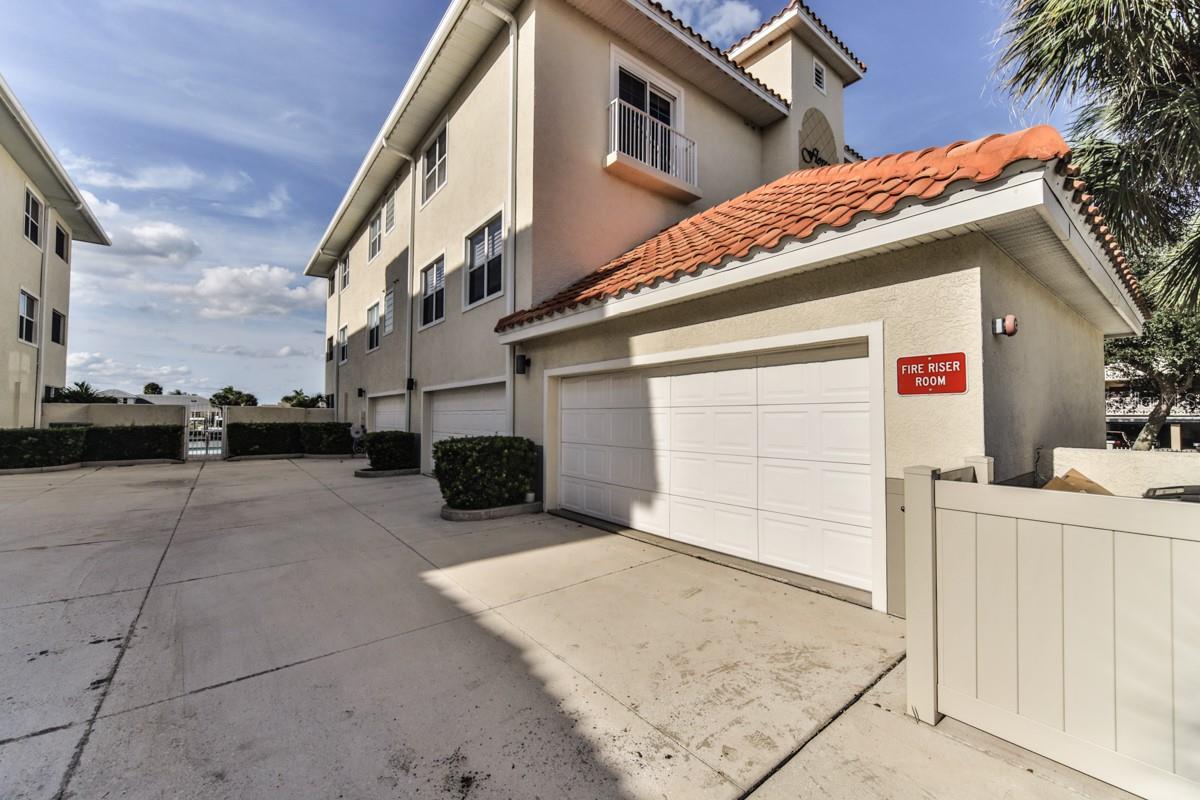 273 Middle Way, FL