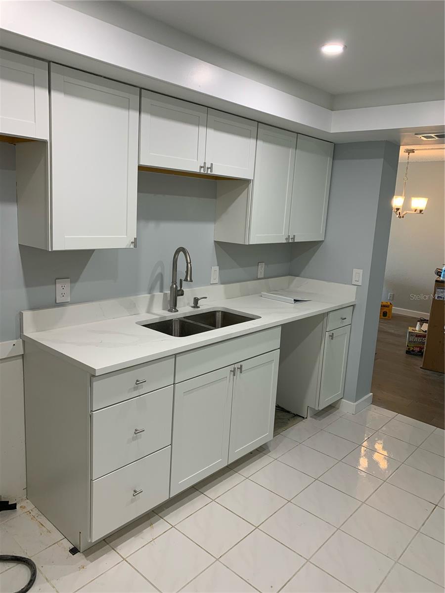 255 Dolphin Point, FL
