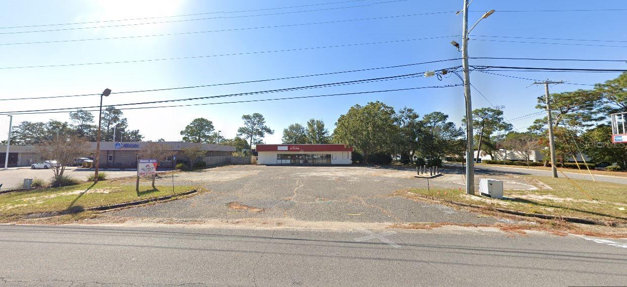1167 College Boulevard, FL