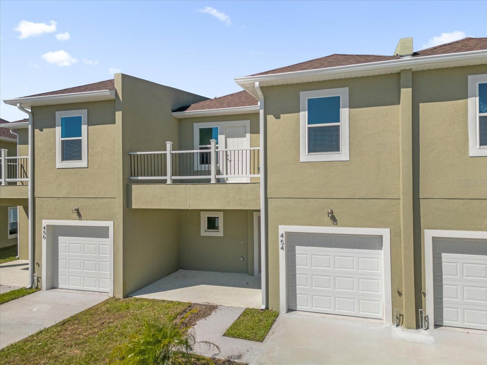 454 Lake Shore Parkway, FL