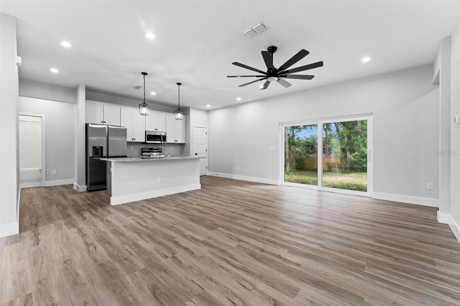 405 Mcdonald Avenue, FL