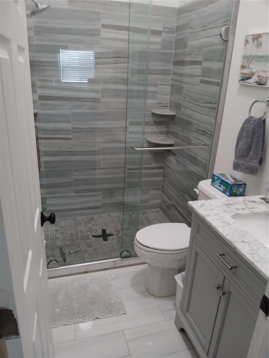 913 Waterside Lane, FL
