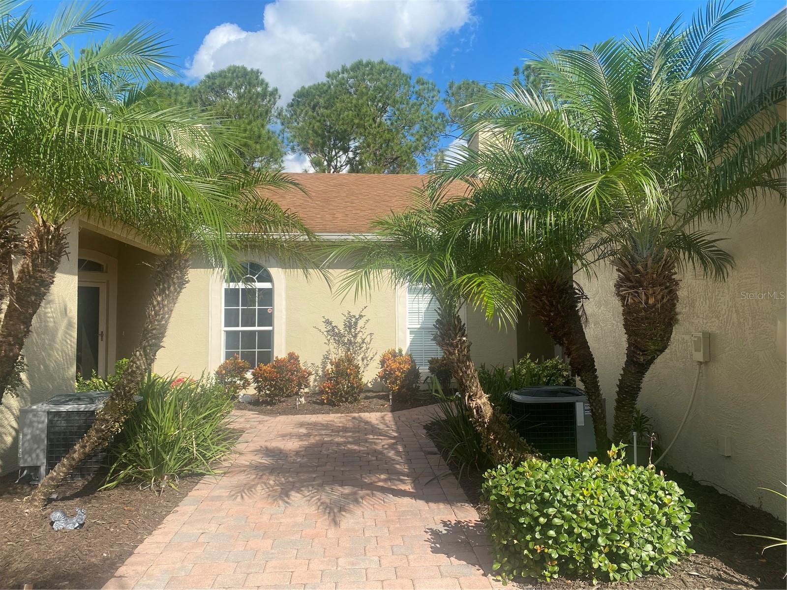 1561 Vienna Square Drive, FL
