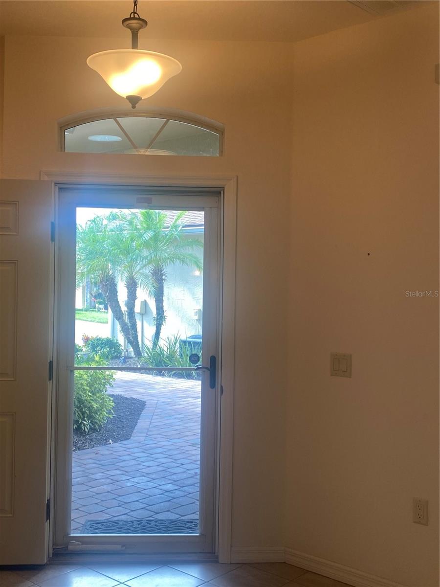 1561 Vienna Square Drive, FL