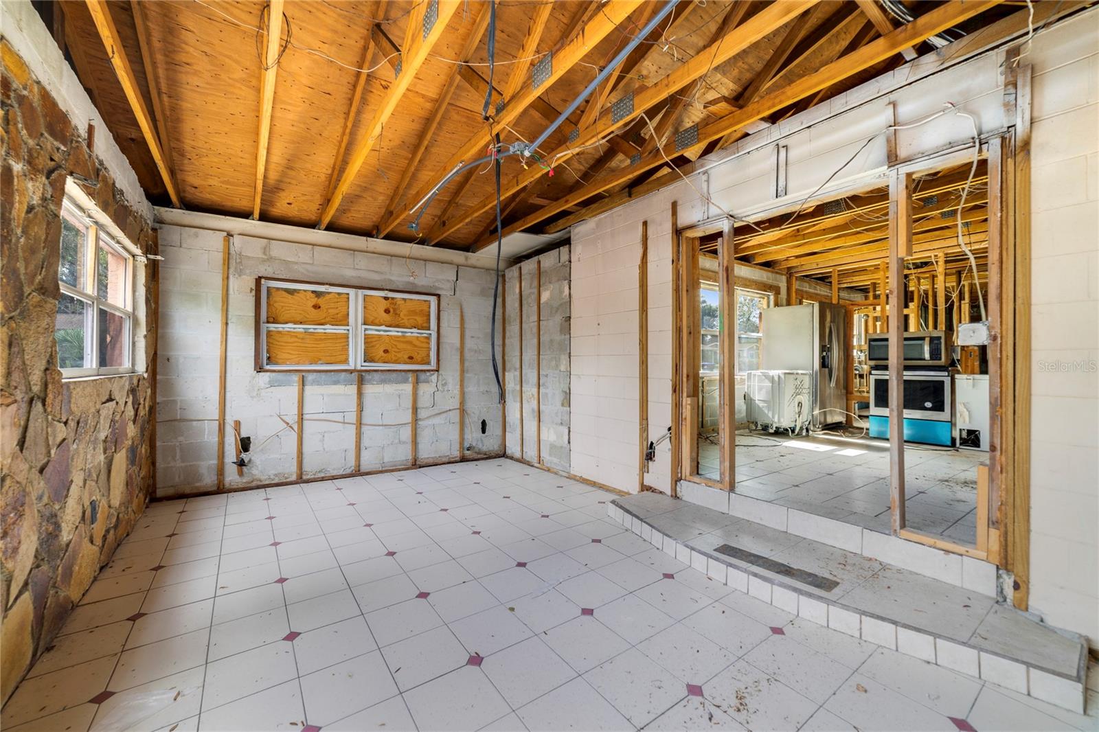 6427 Sunshine Street, FL