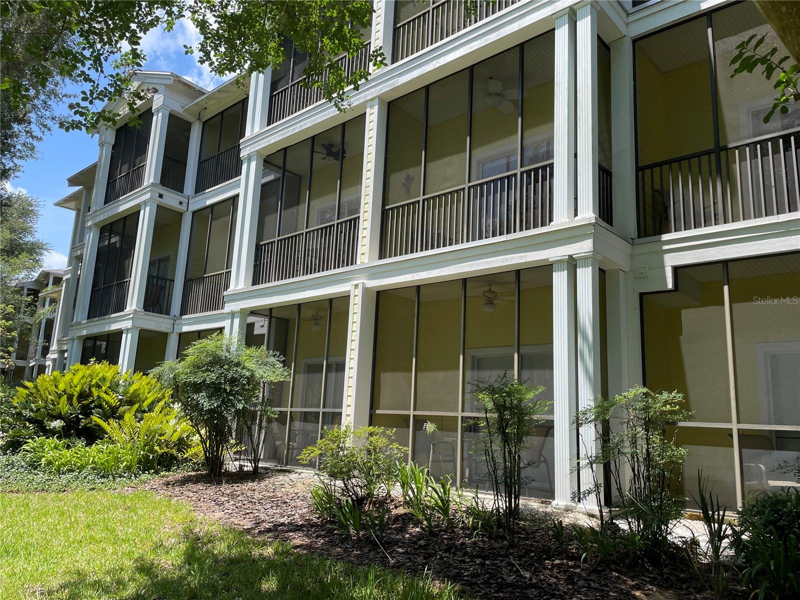 409 Lucaya Loop, FL