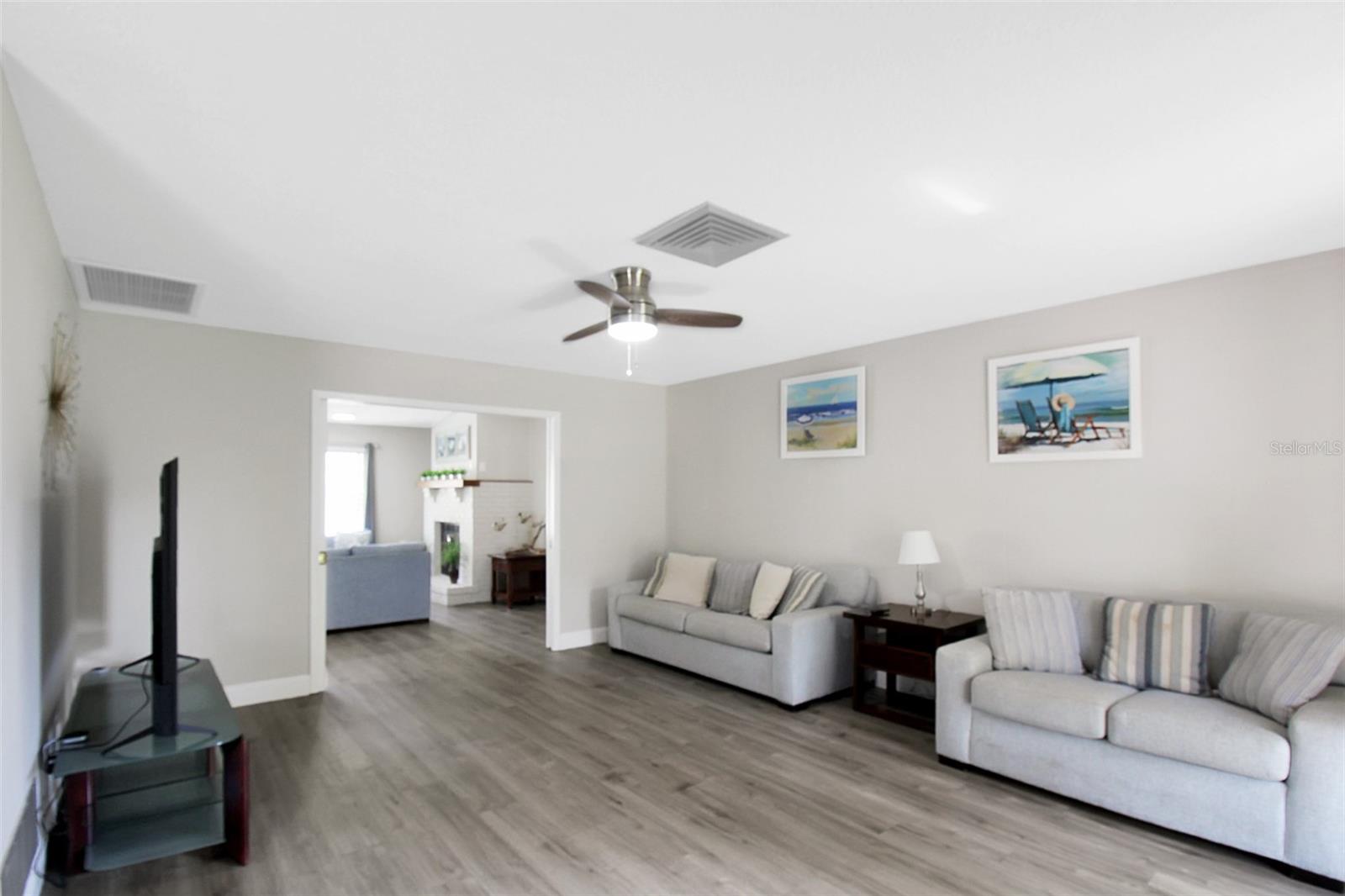 1127 De Leo Drive, FL