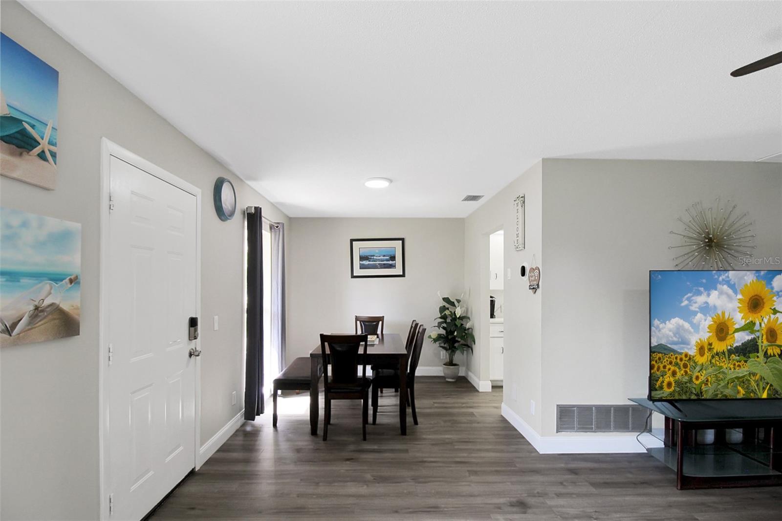 1127 De Leo Drive, FL
