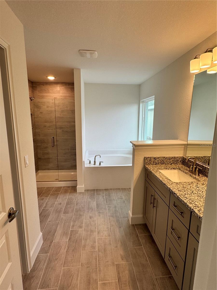 2676 Averland Loop, FL