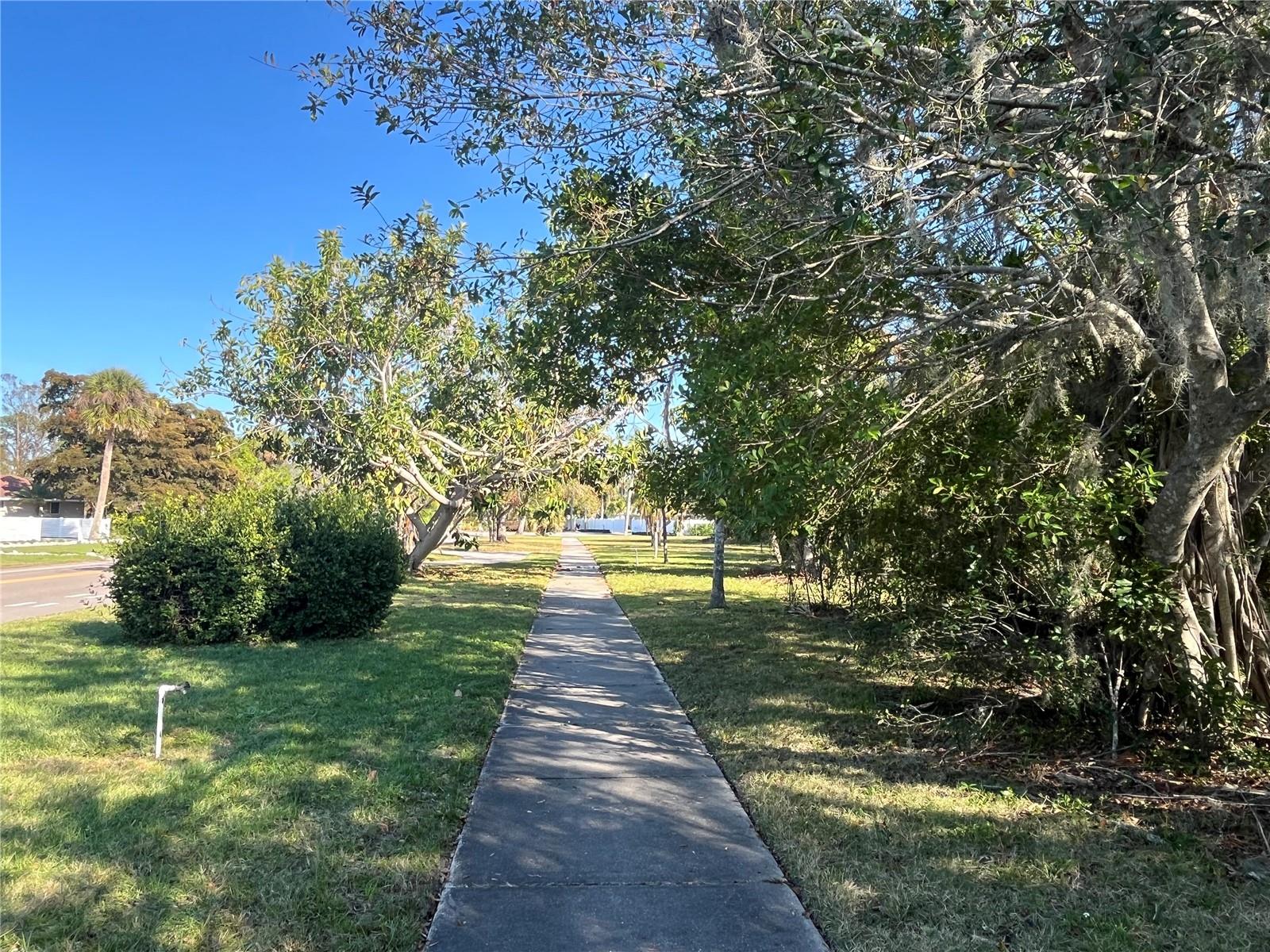 2484 Ringling Boulevard, FL