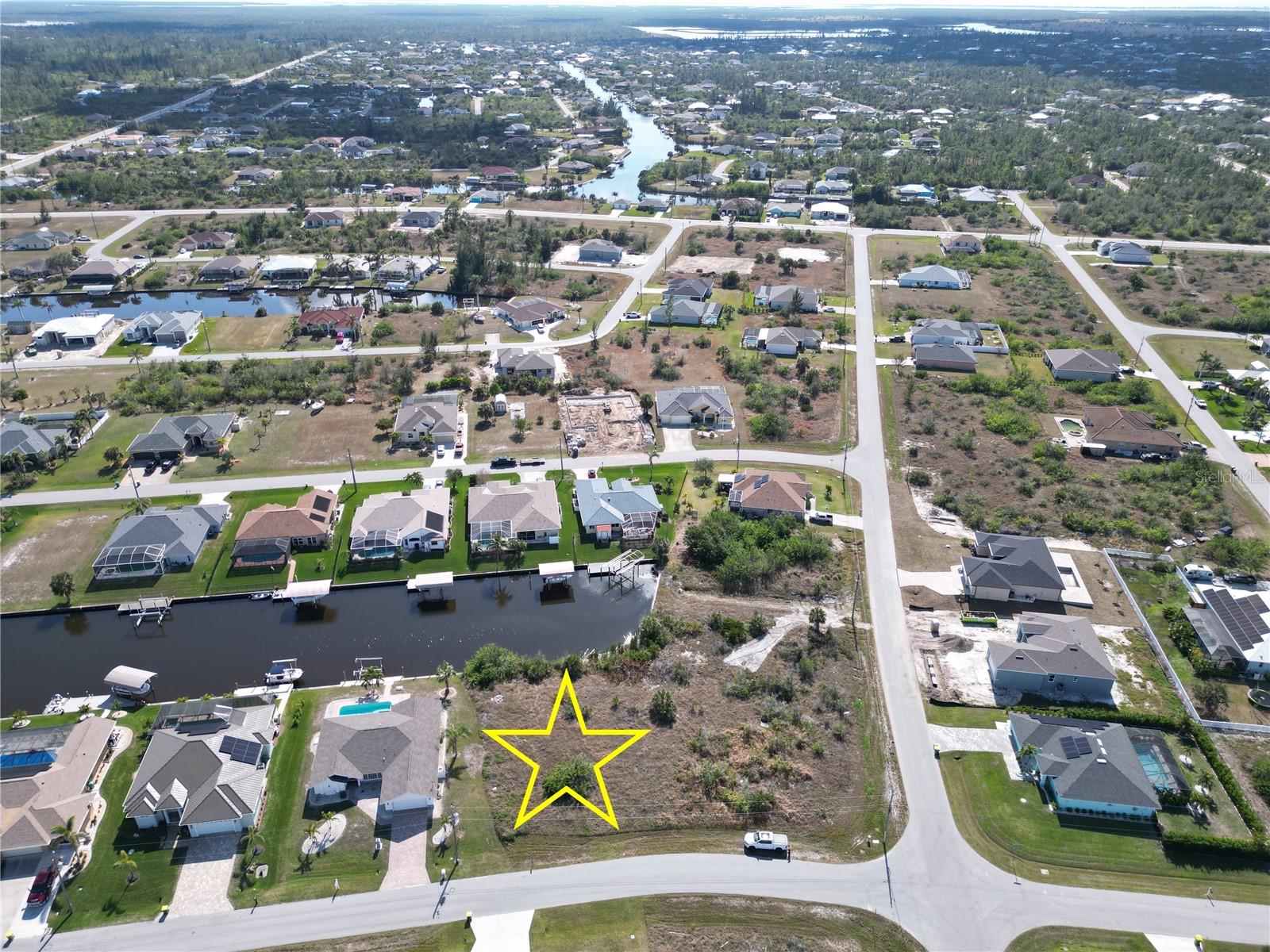15562 Mccomb Circle, FL